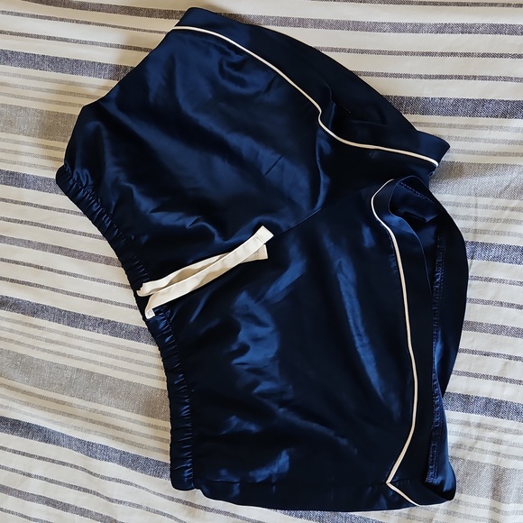 Stars Above Navy Satin Pajama Set with Cream Trim Womens Size M - Picture 4 of 4